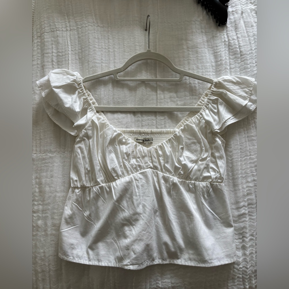 Abercrombie & Fitch women's white puff sleeve crop top